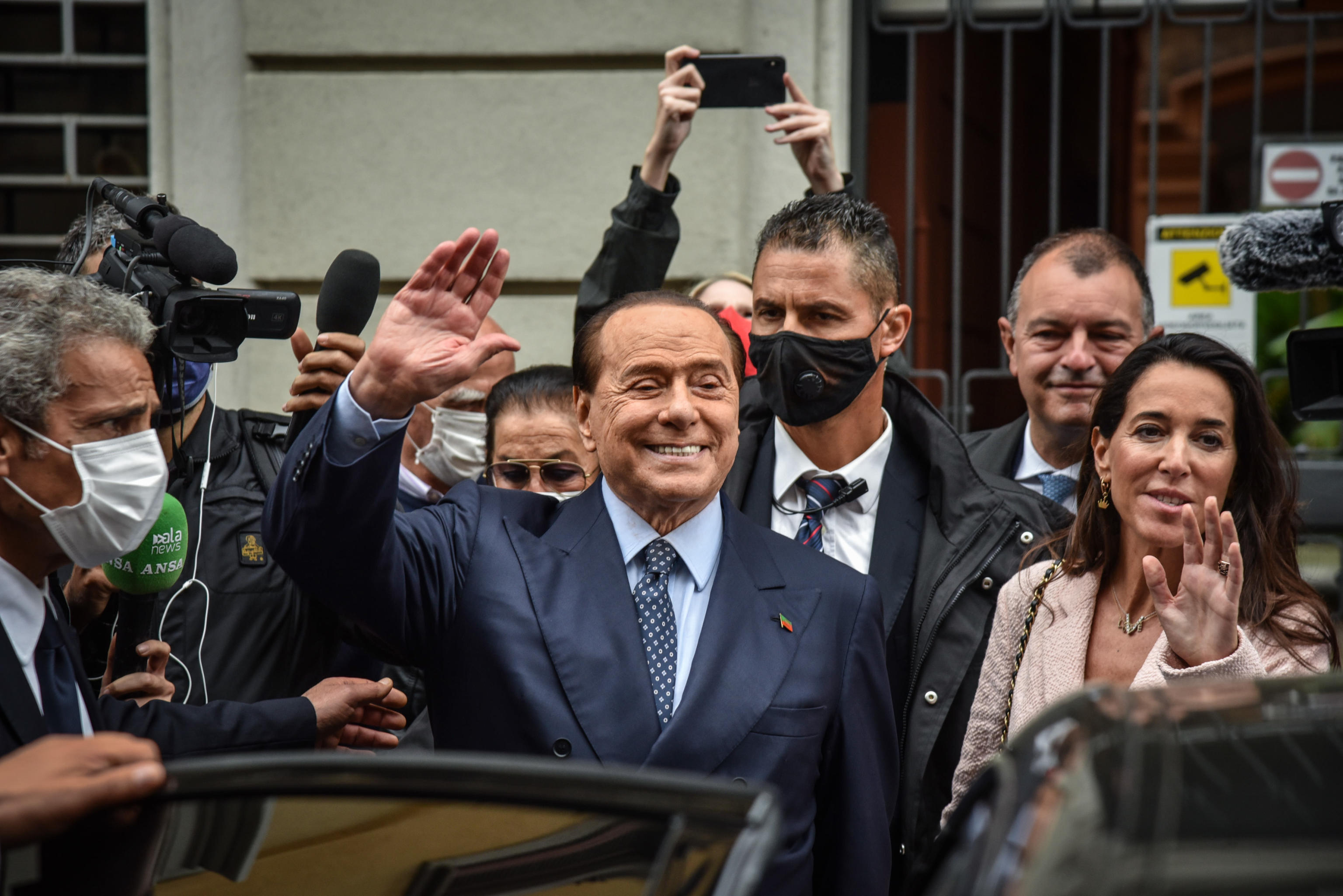 Berlusconi verso il Quirinale è il tirassegno preferito di certi pm