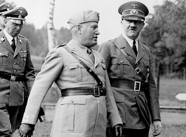 L'incomprensibile discriminazione di : tutto Mussolini e niente  Hitler - Chiamami Città