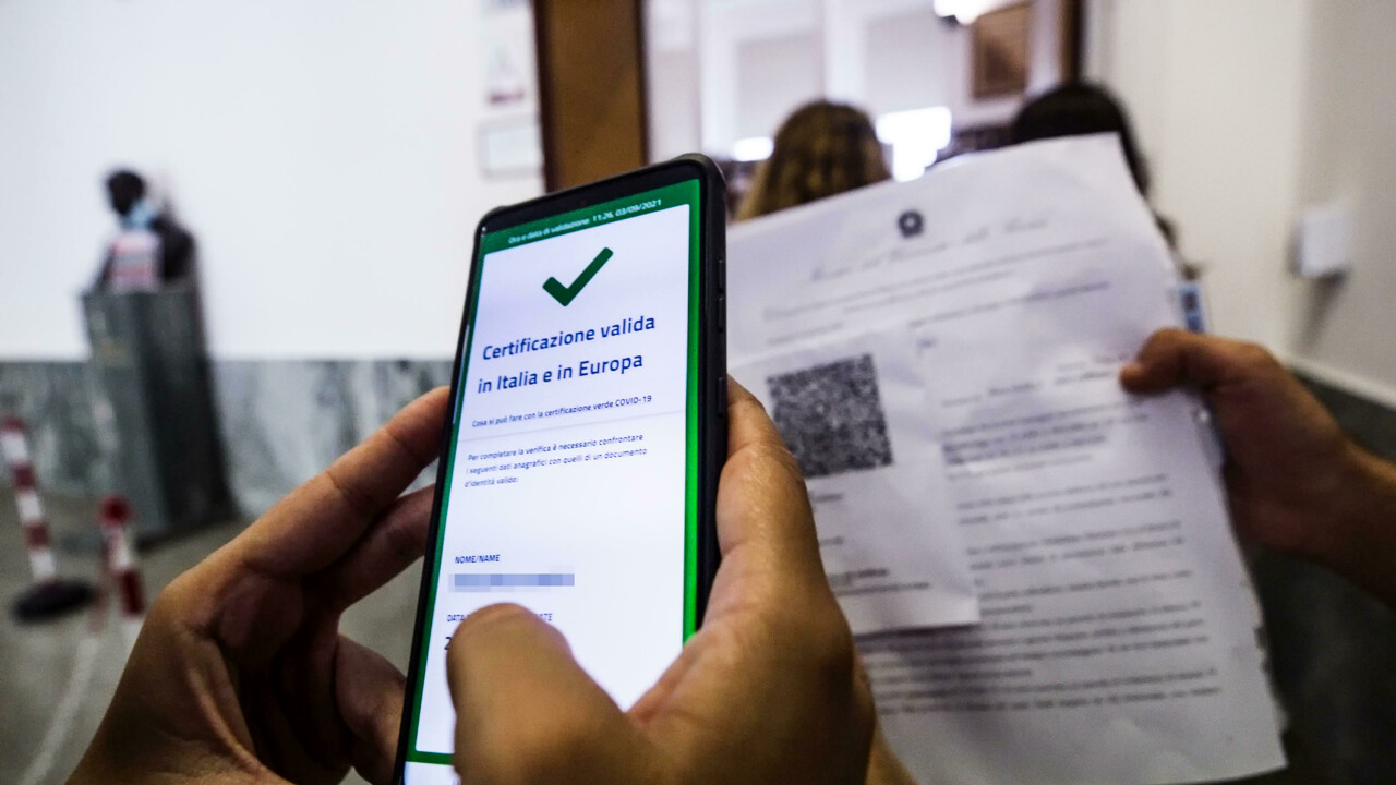 Quei cattolici come sepolcri imbiancati a favore del Green pass