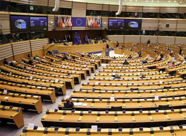 Parlamento Ue, ricorso contro Green pass: per chi è vietato l’ingresso