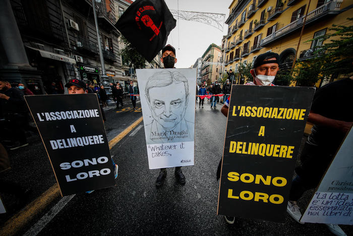 No vax e No Green Pass, perquisizioni in varie città nei confronti degli attivisti 