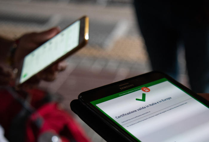 Covid, Super Green pass: tra critiche e gestione della pandemia