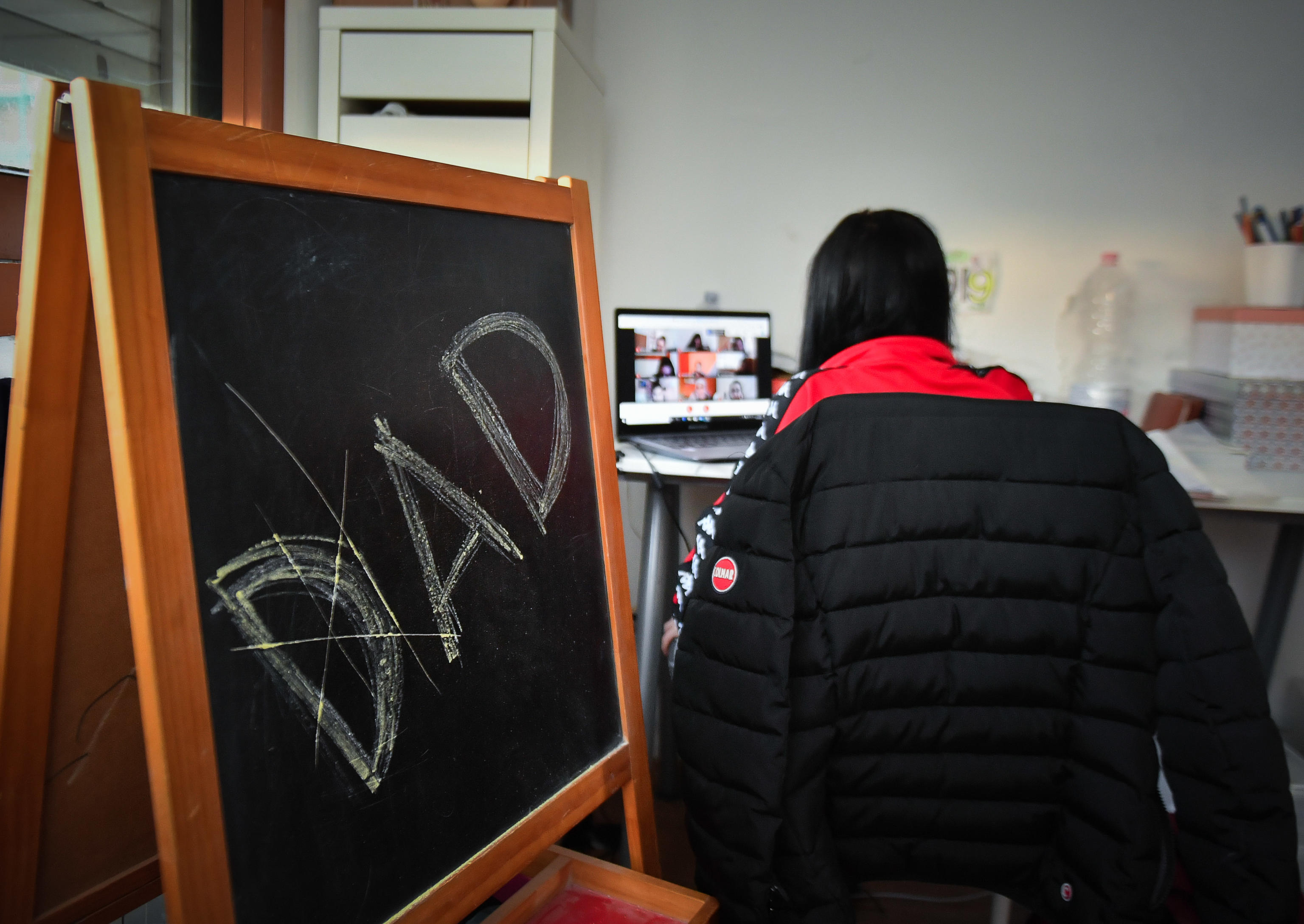 Scuola: classi in Dad anche con un solo contagiato