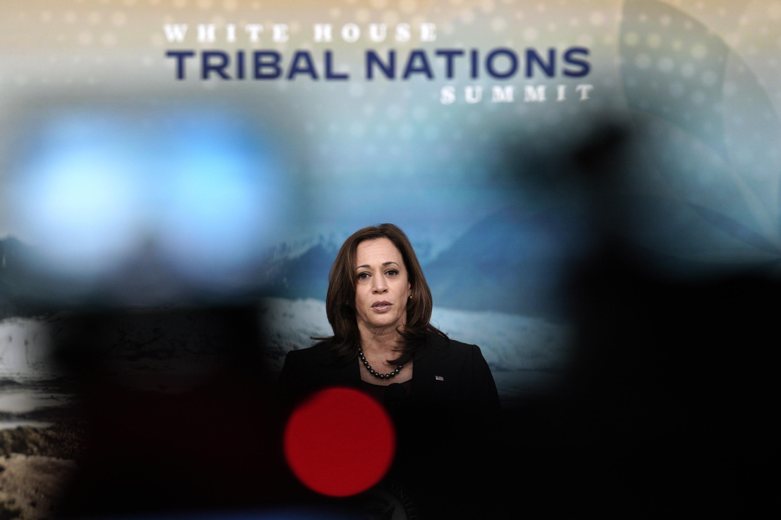 Kamala Harris perde pezzi: la portavoce saluta la Casa Bianca