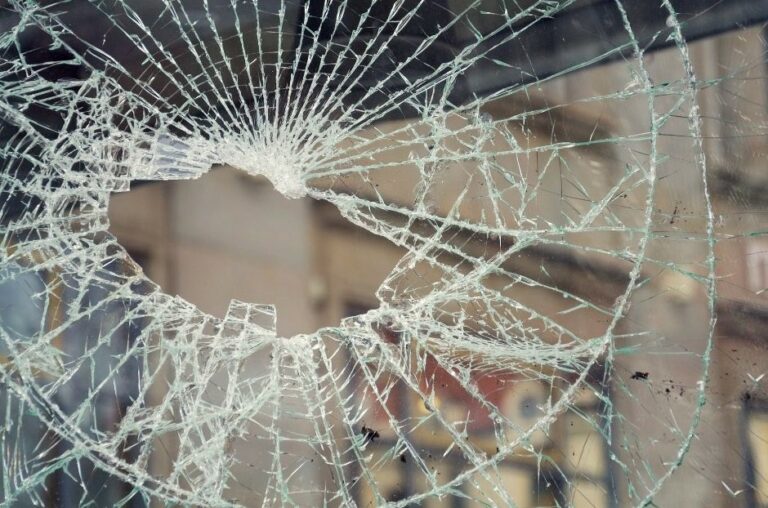 Aggressioni agli infermieri a due passi dal campo rom 