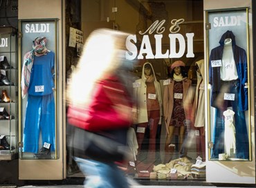 Saldi: al via offerte e polemiche