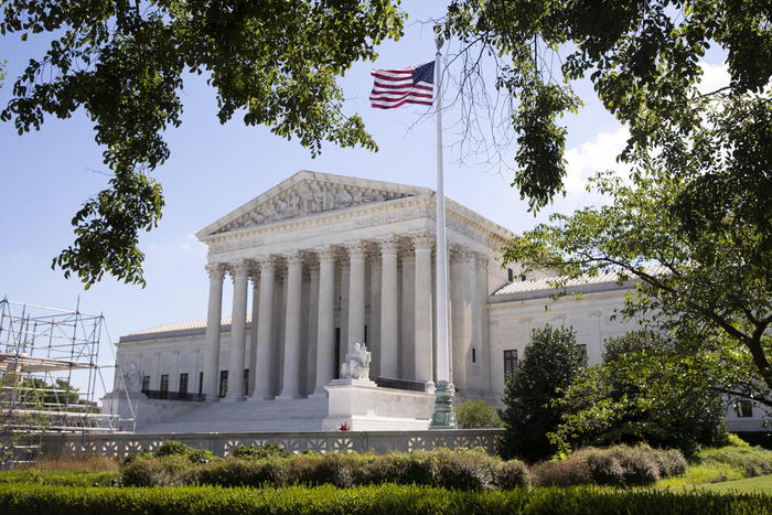 Usa: Corte Suprema boccia obbligo vaccinale nelle grandi aziende