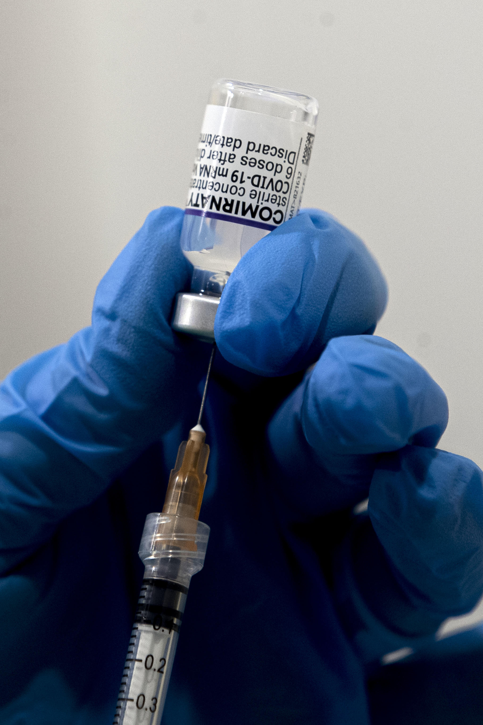 Covid, contagi e pass per gli arrivi dall’estero