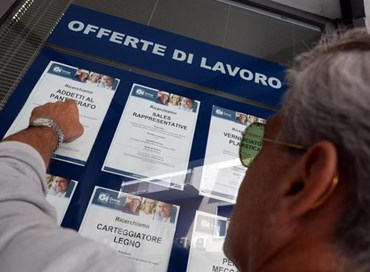 Istat: scende il tasso di disoccupazione