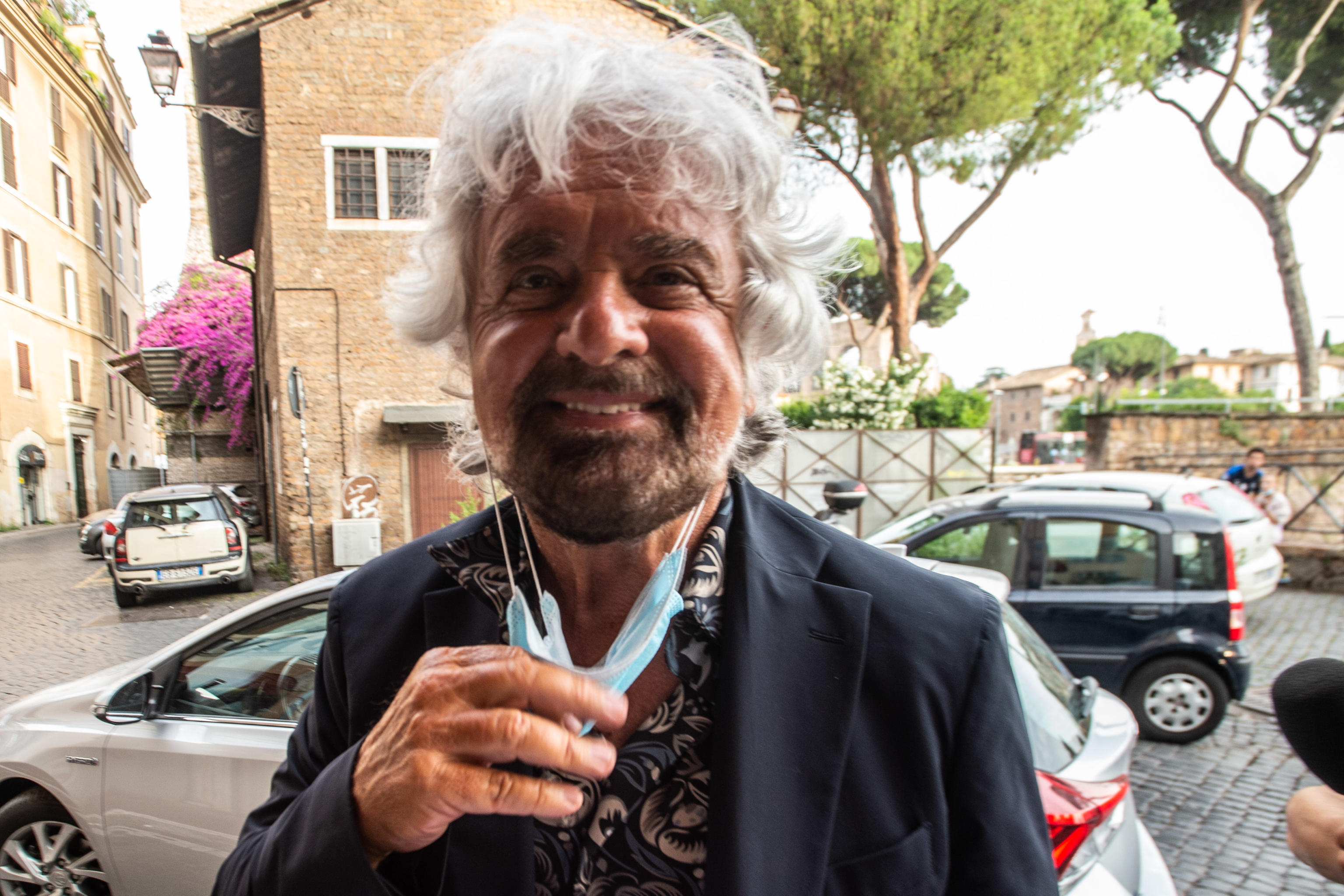M5s nel caos: Beppe Grillo si scopre mediatore di pace