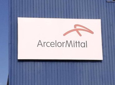ArcelorMittal saluta l’Italia: investirà in Francia