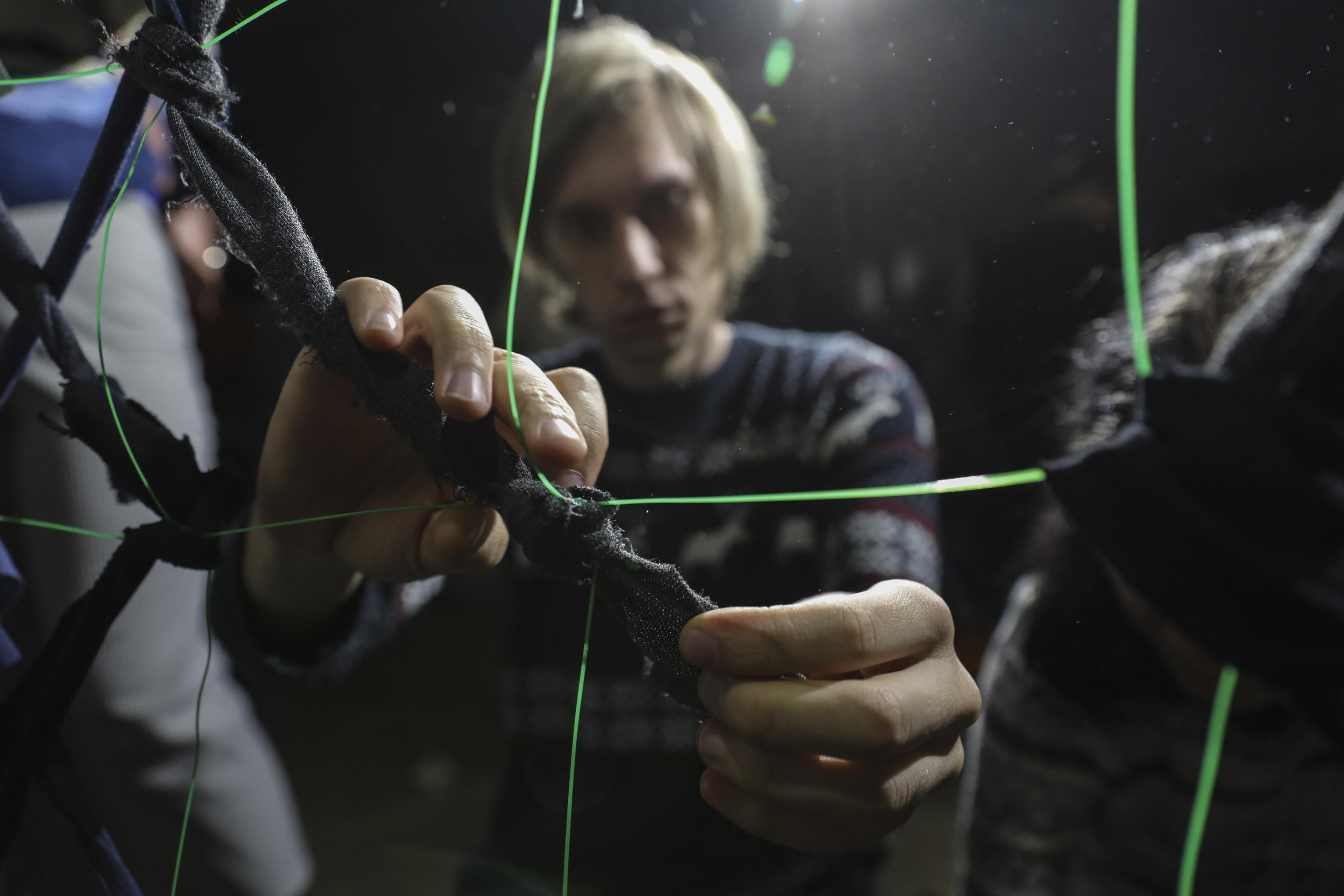 Ucraina: raid, evacuazione di civili e tentativi di compromesso