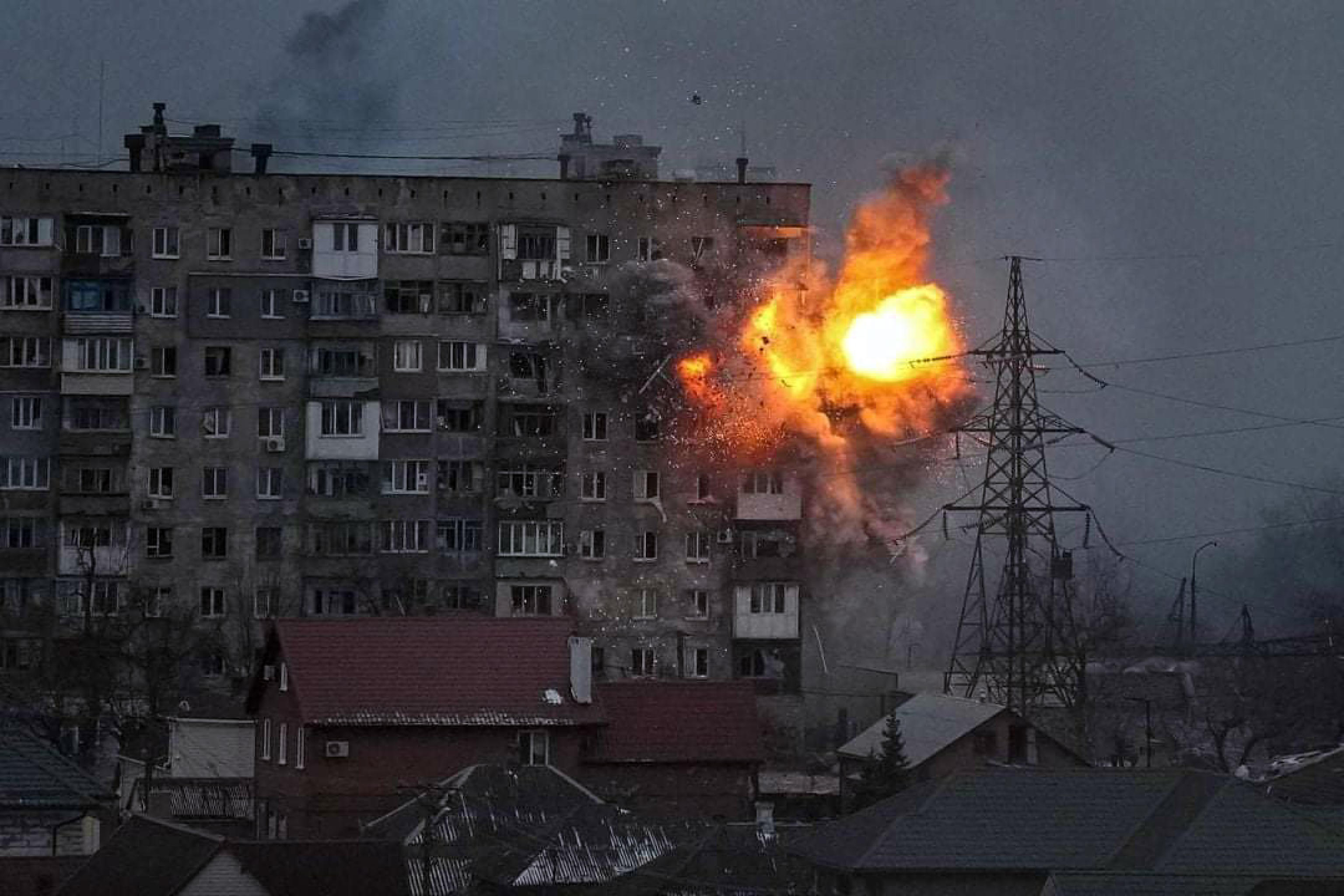 Ucraina: negoziati complicati, ancora bombardamenti