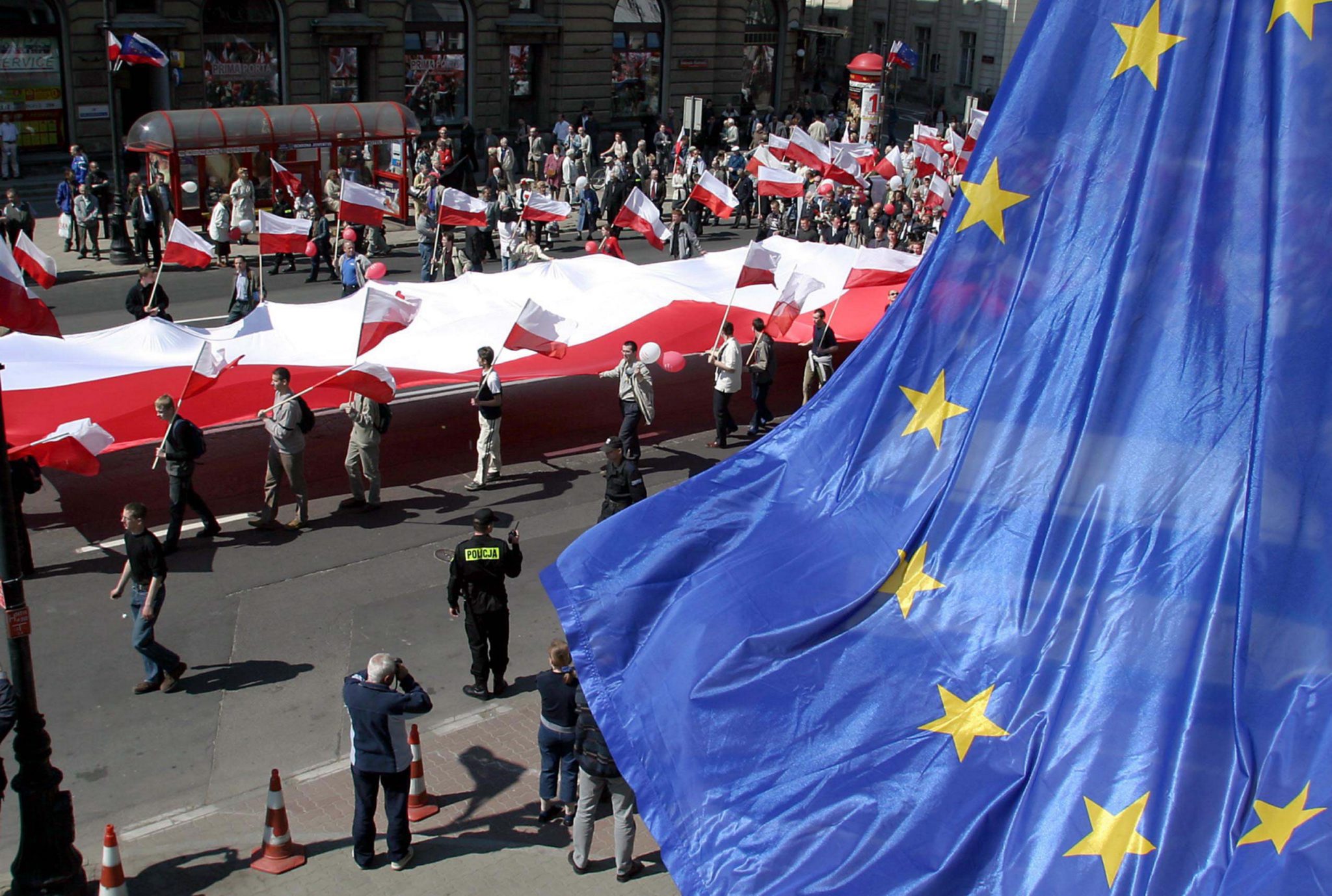 Ma la Polonia non era fuori dall’Ue?