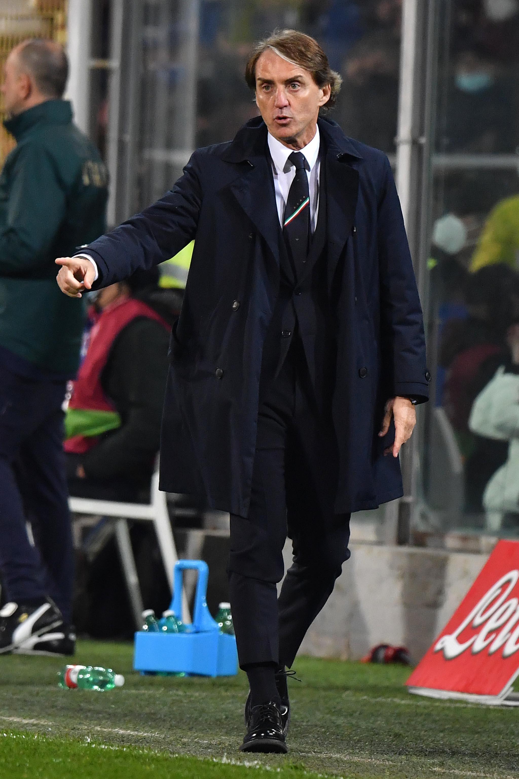 Roberto Mancini resta e punta al Mondiale 2026