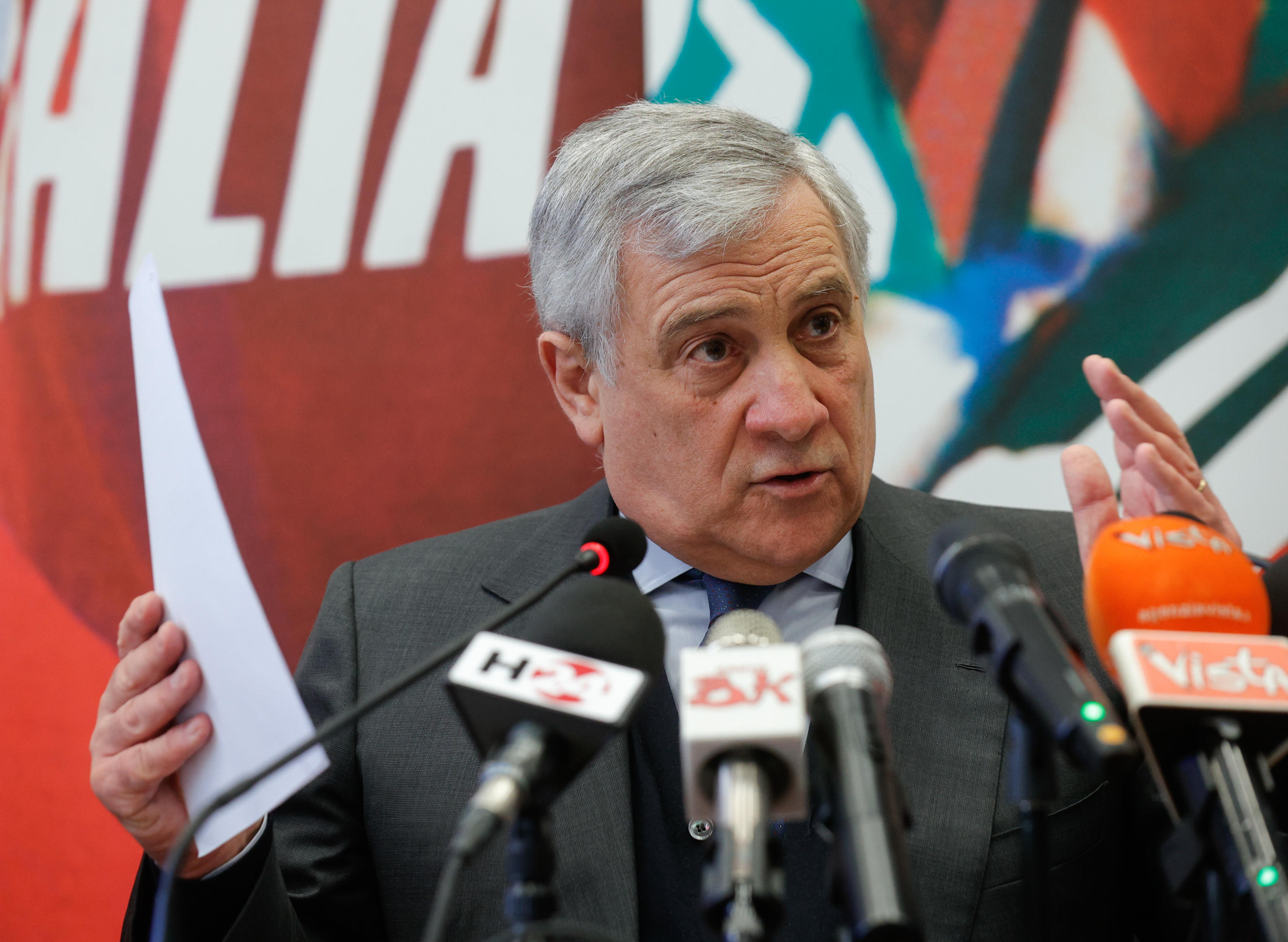 Ucraina, Tajani: “Putin? Berlusconi ha fatto quello che poteva”