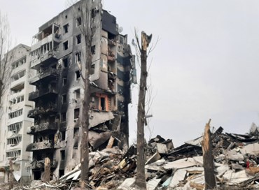 Guerra, città distrutte e bimbi in fuga dall’Ucraina