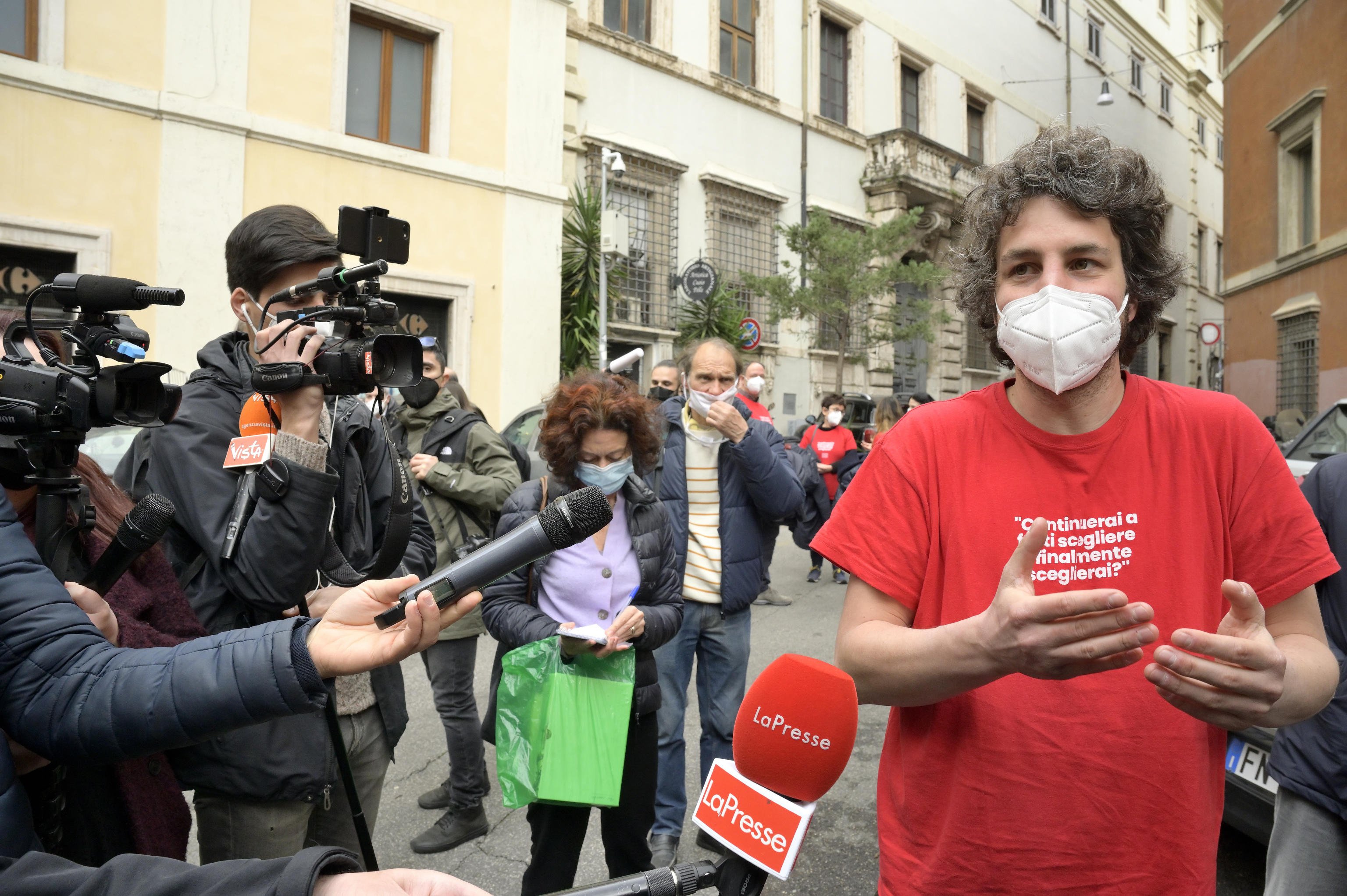 Mattia Santori: una Sardina che parla di oche