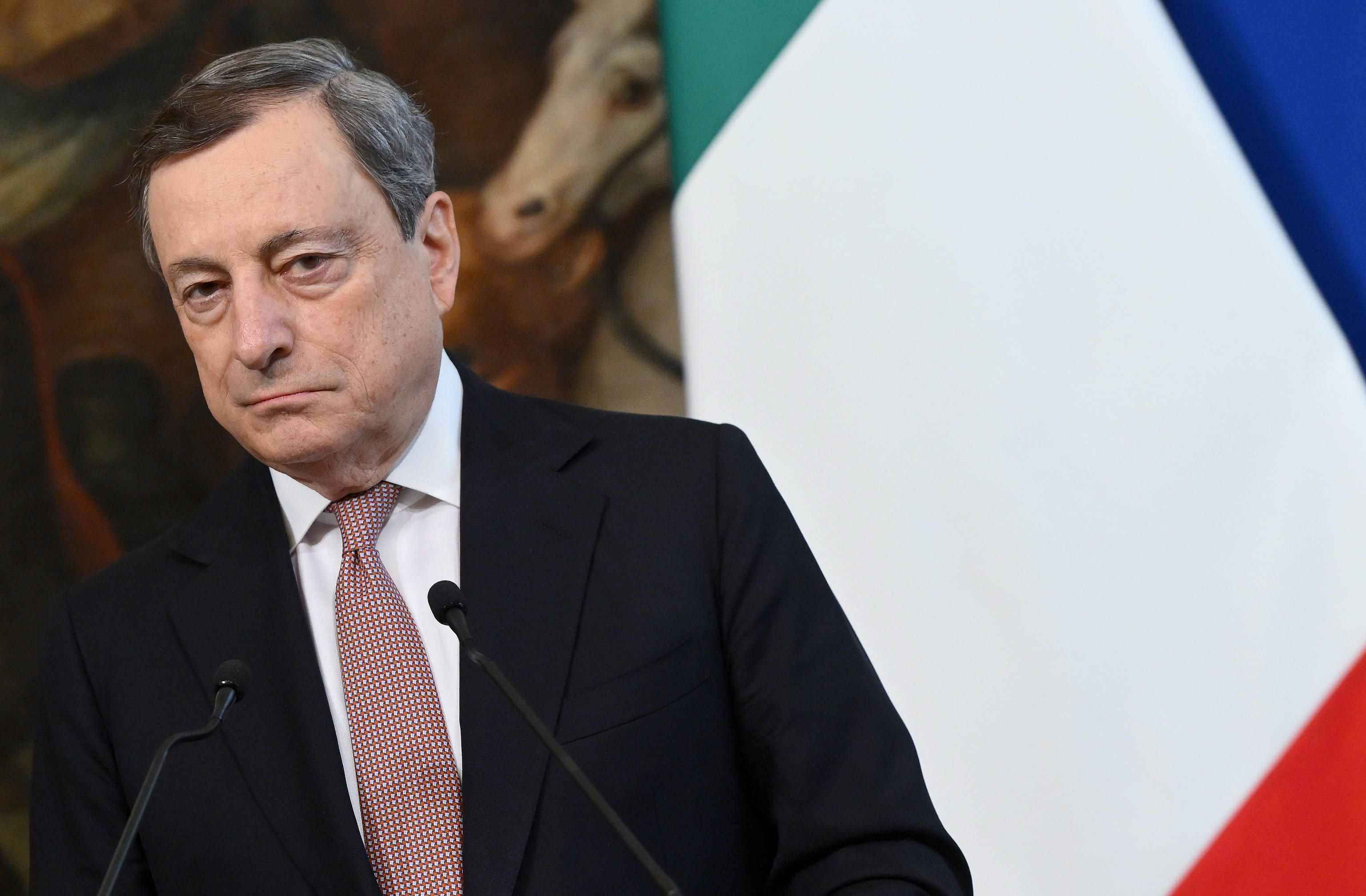 Strategia di Draghi o del non ti curar di loro, ma guarda e passa