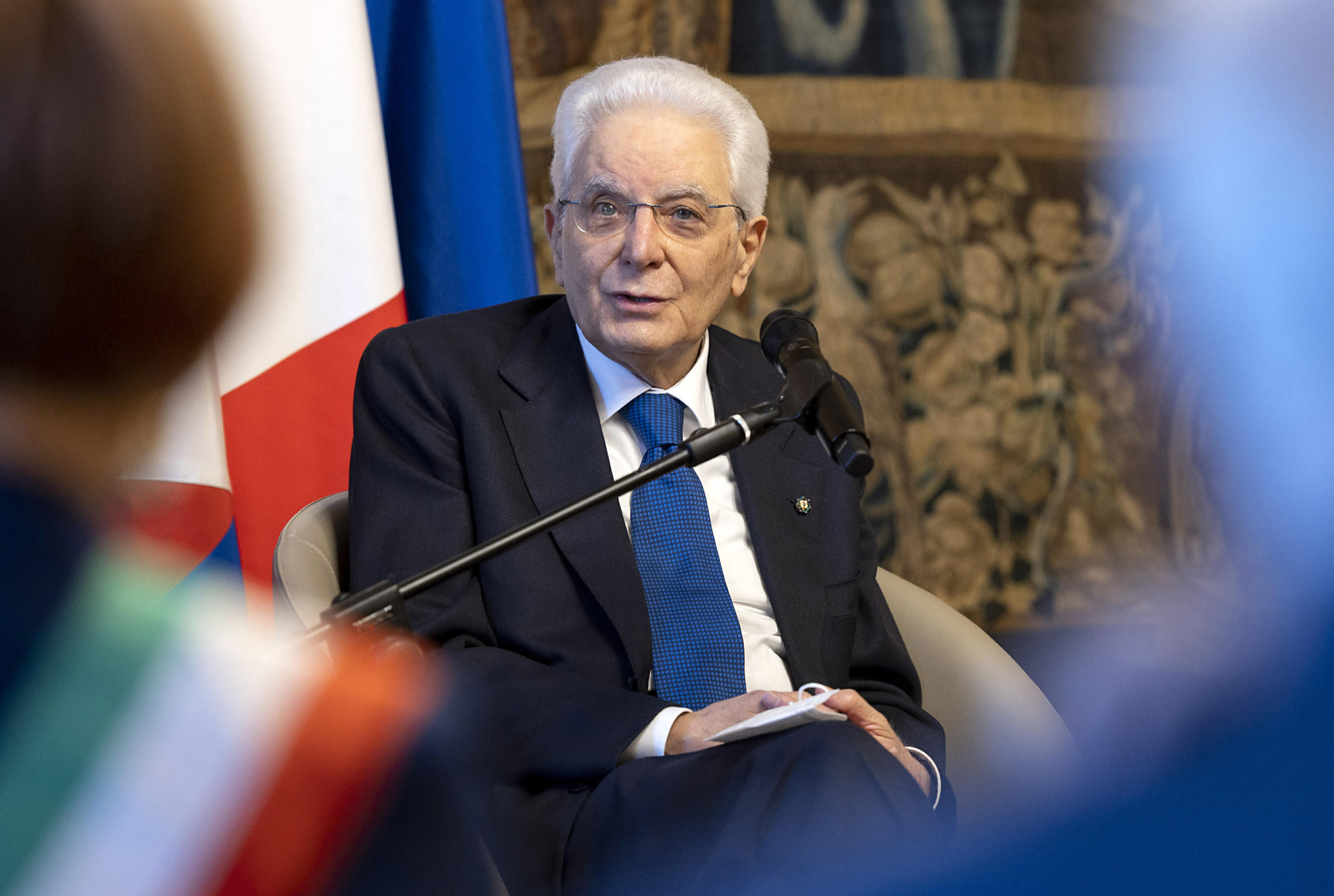Mattarella chiede lumi a Draghi: i misteriosi accordi del premier