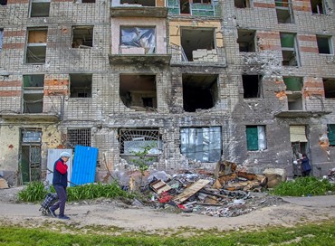 “Bombardamenti a Kharkiv”, Sanna Marin a Irpin