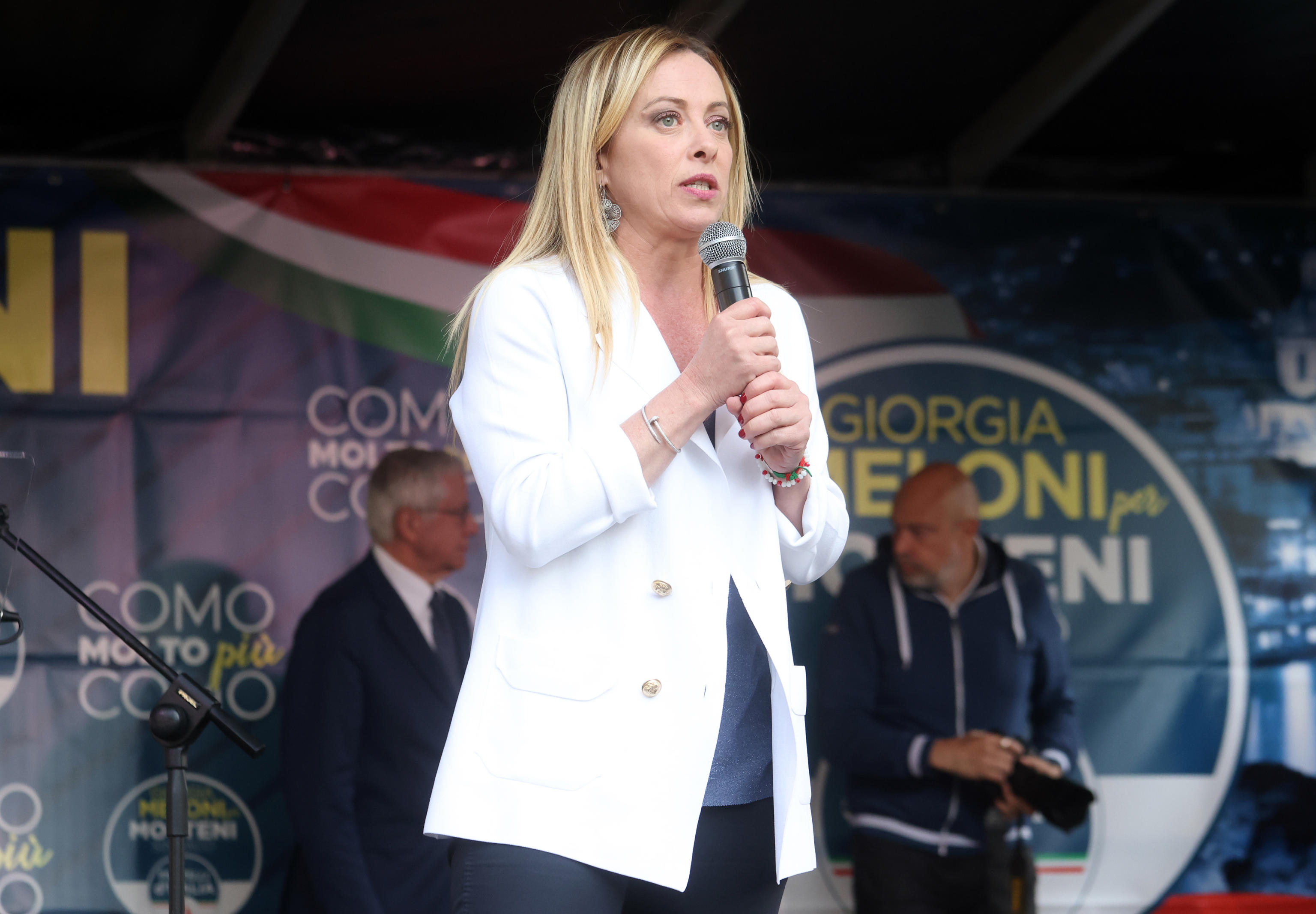 Reddito di cittadinanza: Meloni asfalta Renzi