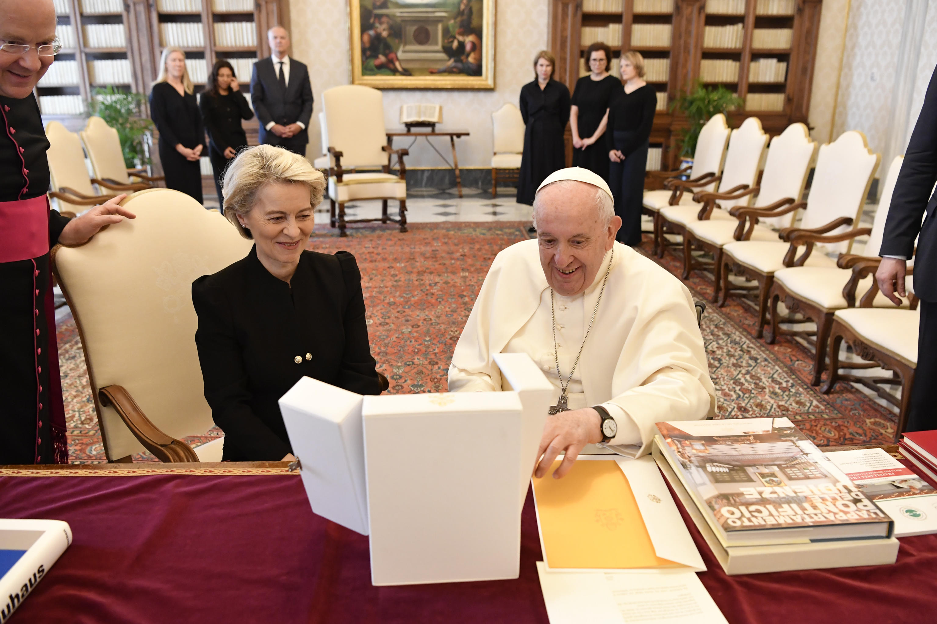 Ucraina, il Papa incontra von der Leyen