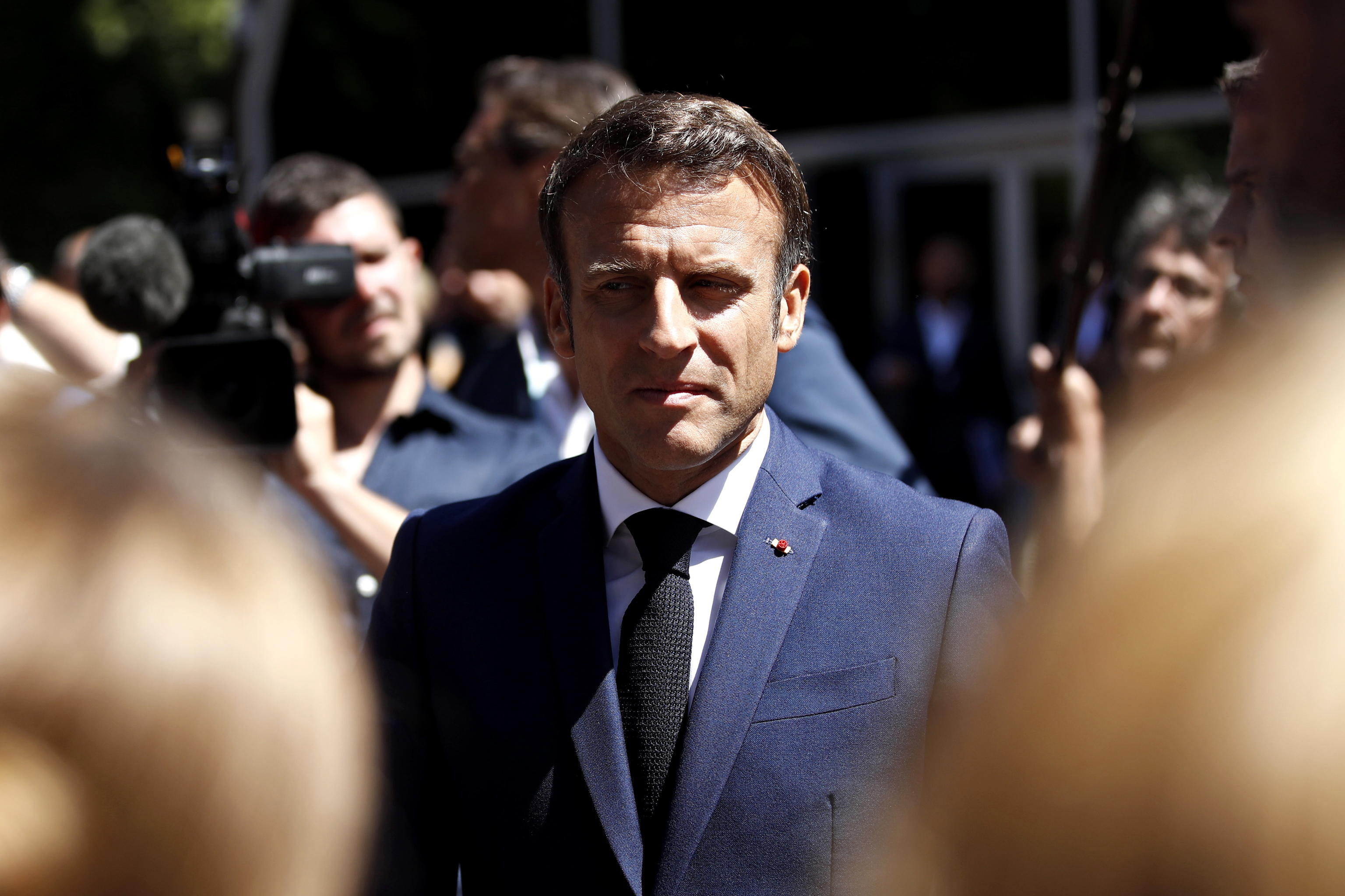 Macron avanti per il rotto della cuffia