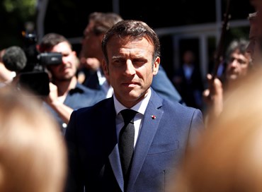 Macron avanti per il rotto della cuffia