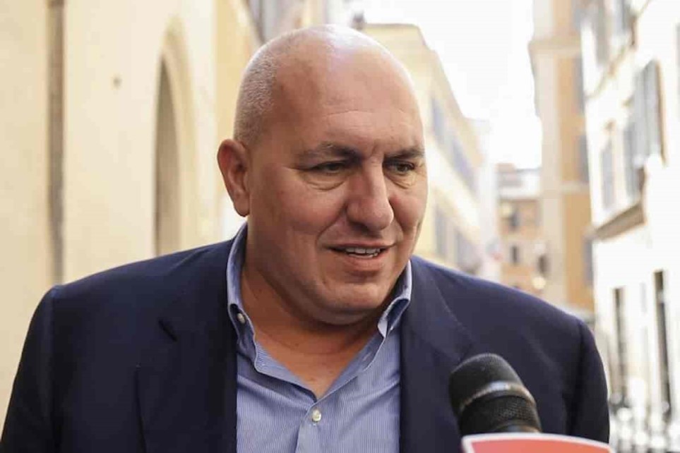 Fdi, Crosetto: “Sui temi etici Meloni fa i ragionamenti del Papa”