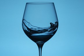 Amministrative: la banalità del bicchiere mezzo pieno