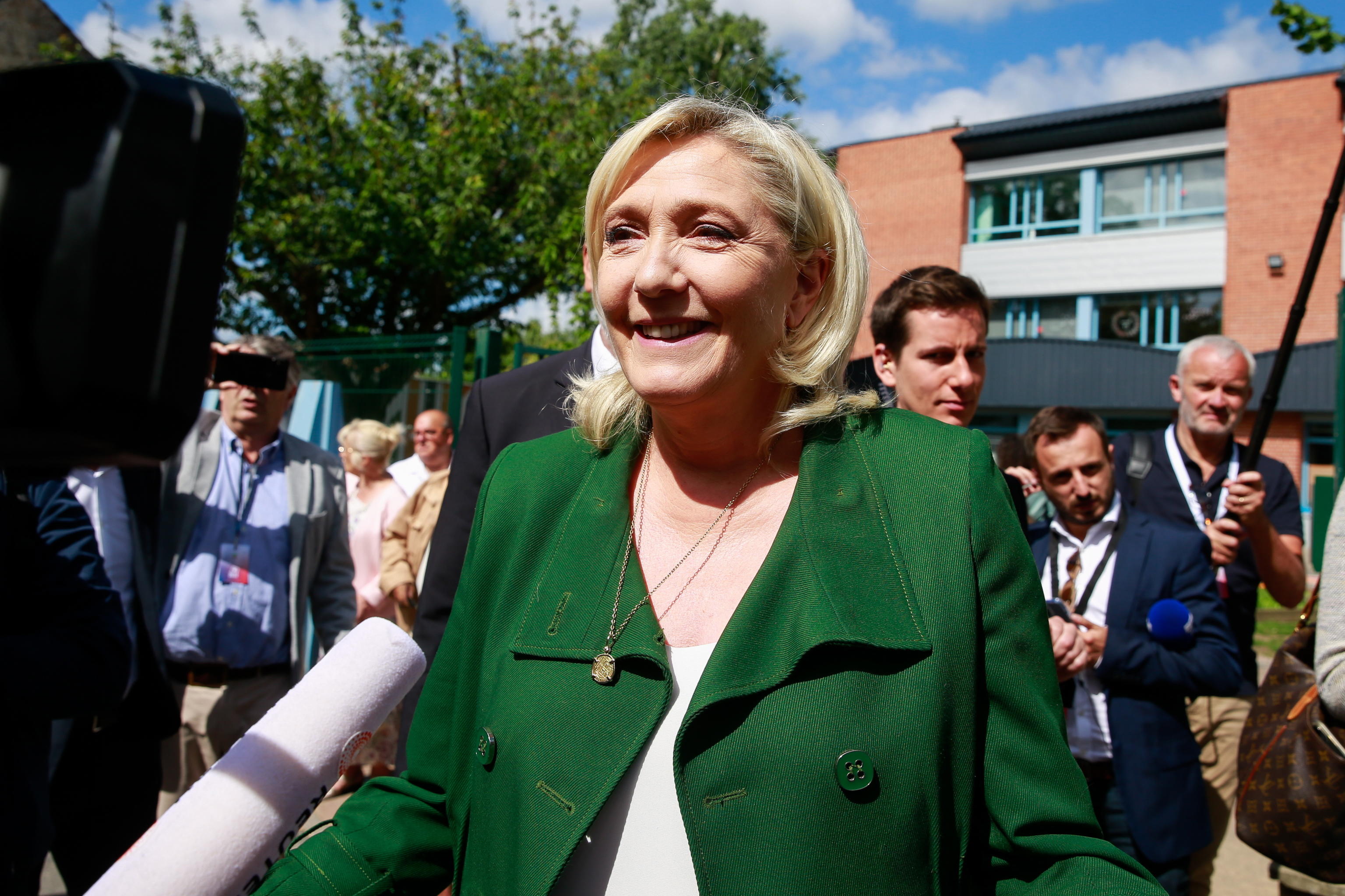 Francia: Le Pen da record, schiaffo a Macron 