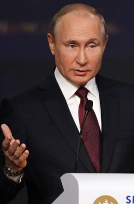 Forum di San Pietroburgo: la Russia mette in scena i suoi nuovi attori 