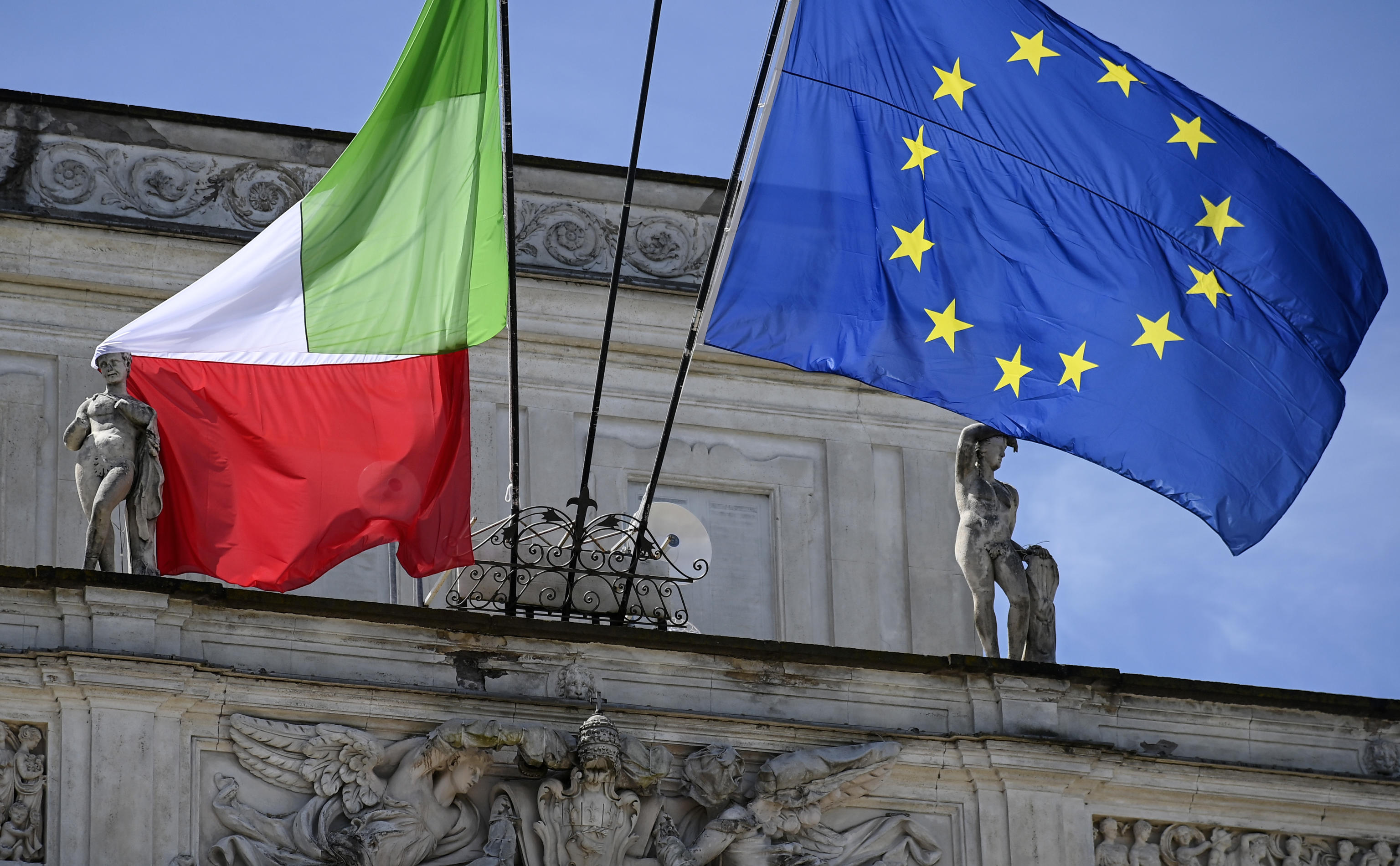 L’Europa e il mondo: Unione e difesa