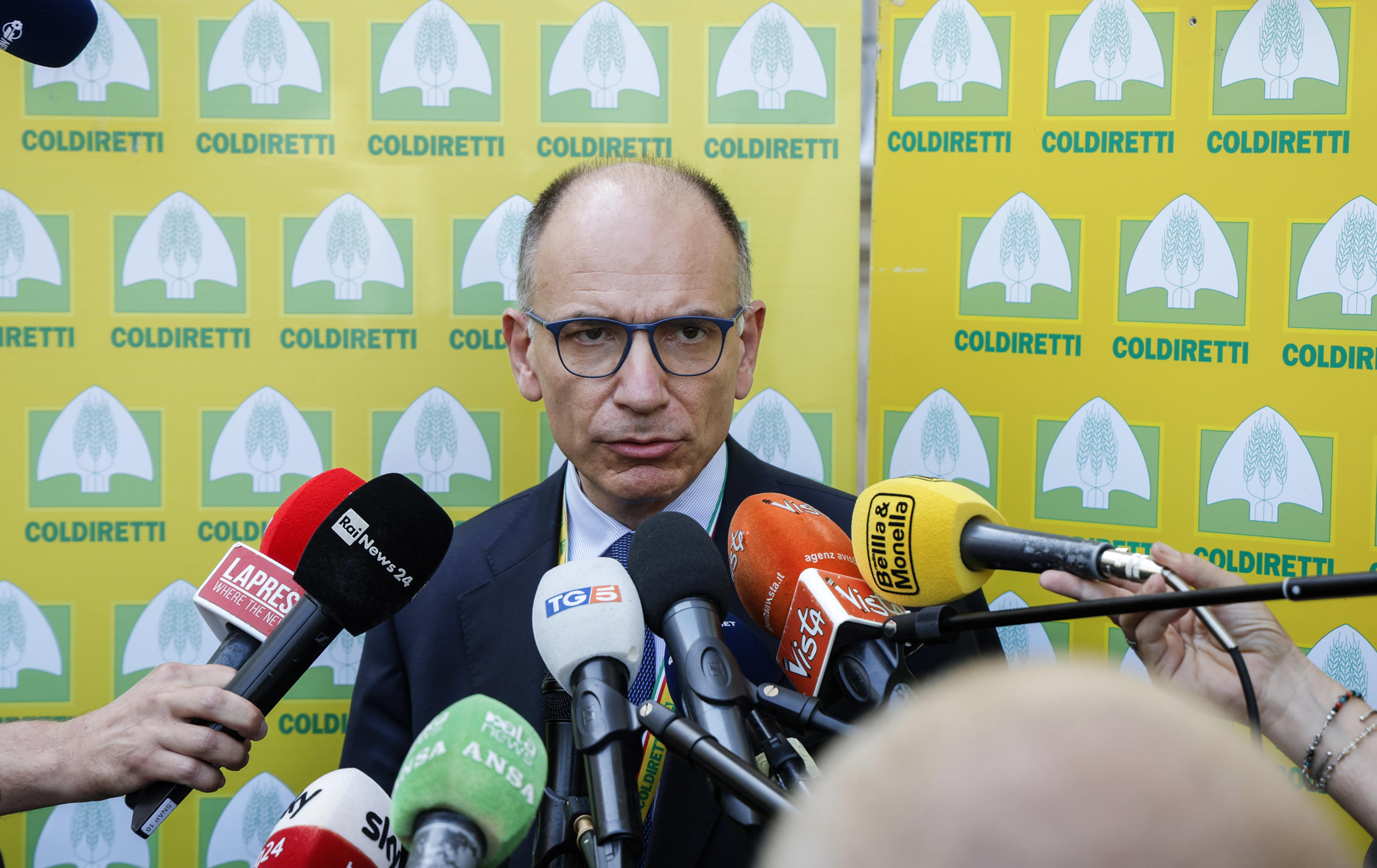 A Enrico Letta piace domandare. E rispondere?