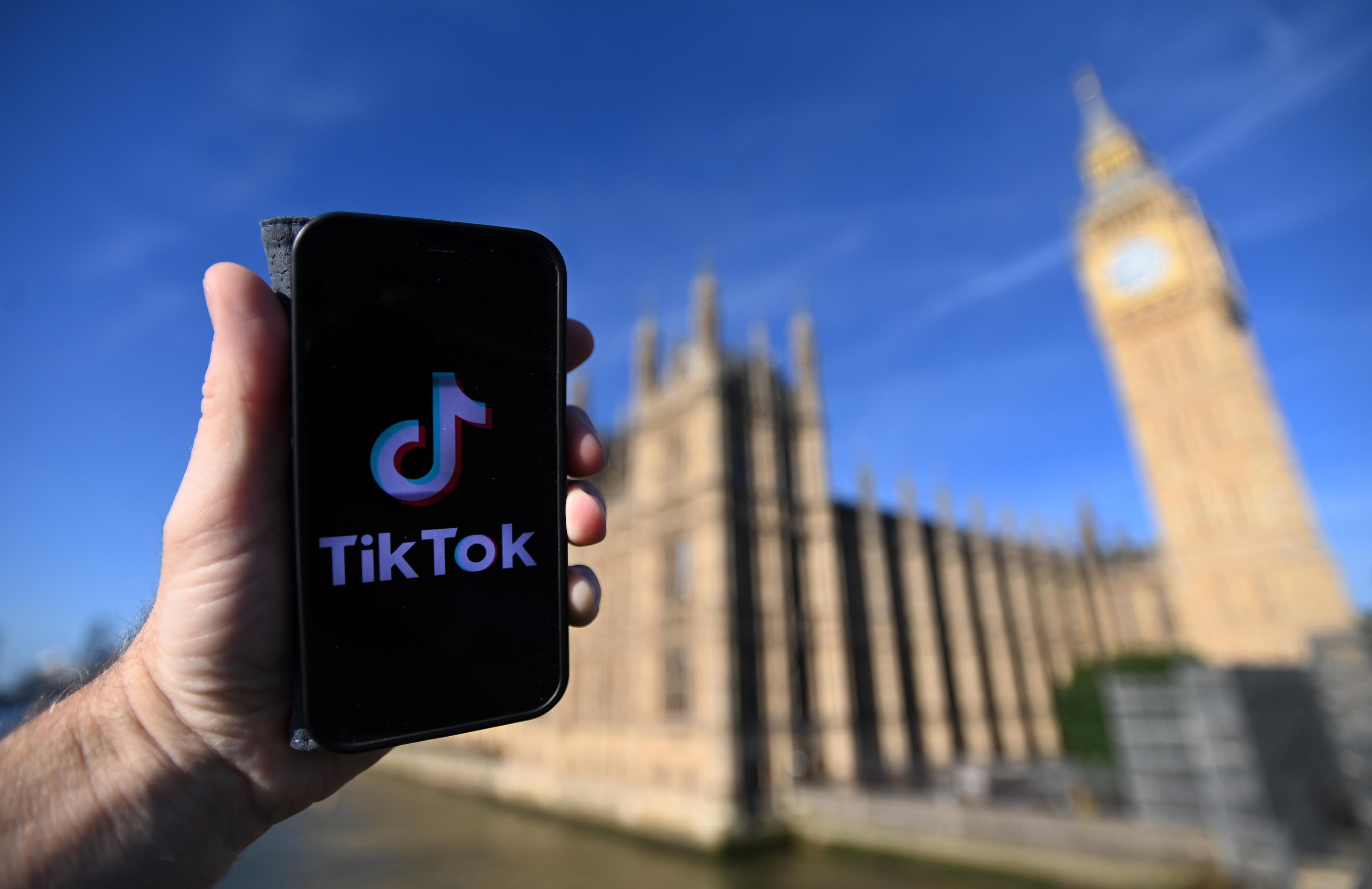Regno Unito: il Parlamento chiude l’account di TikTok