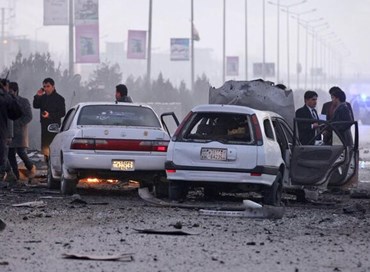 L’Isis rivendica l’attacco kamikaze a Kabul