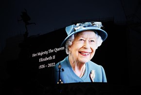 La Regina è morta, viva il Re