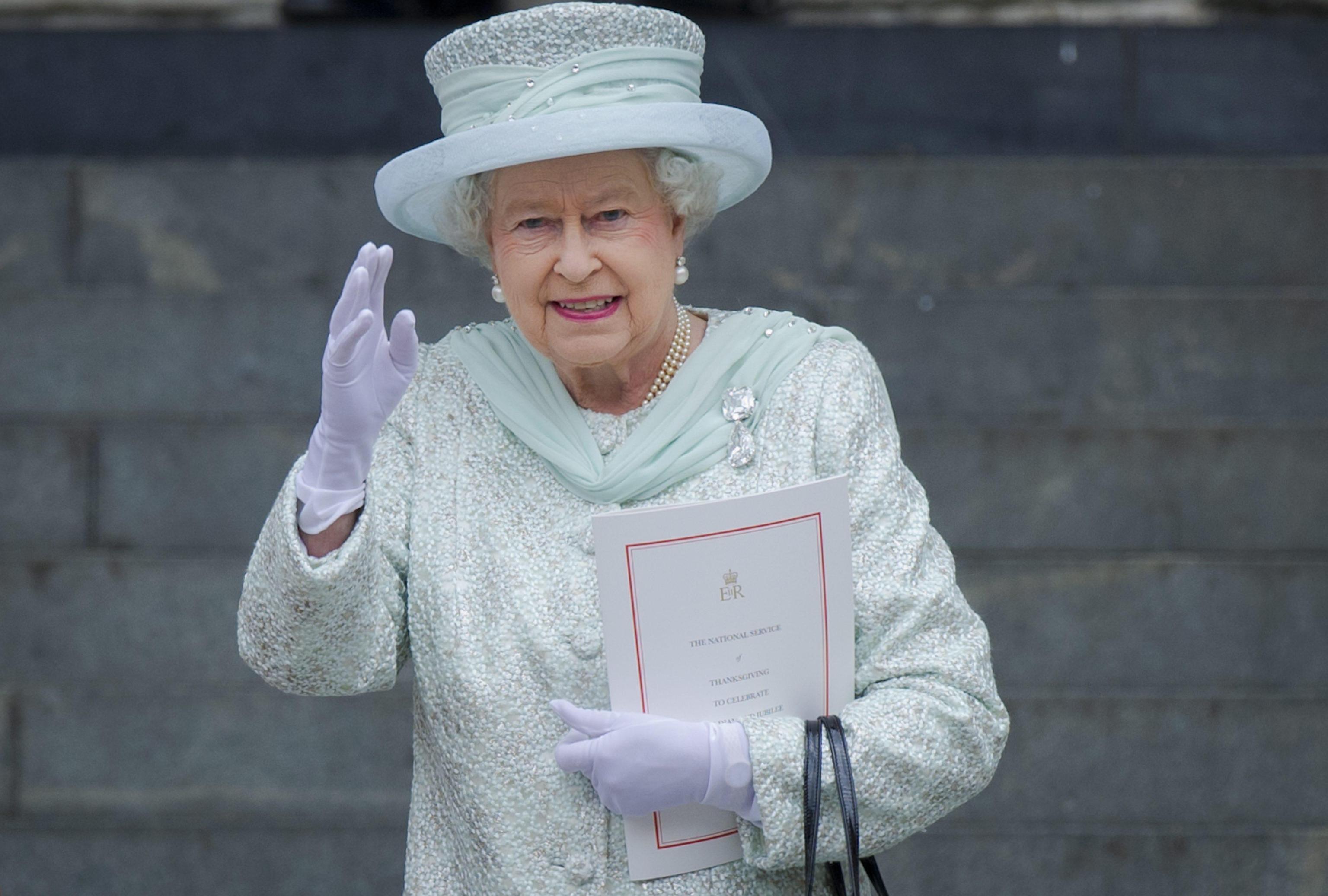 Elisabetta II lascia la sua eredità al femminile