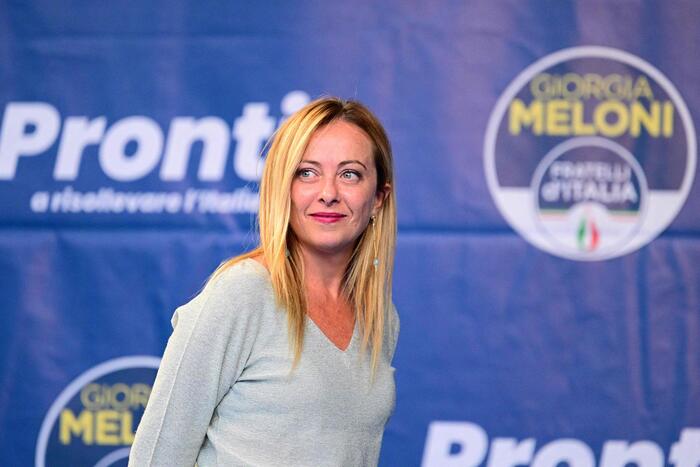Meloni: “Vittoria centrodestra in Italia sia da apripista in Spagna”