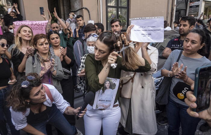 Iran: si allargano le proteste per Mahsa Amini
