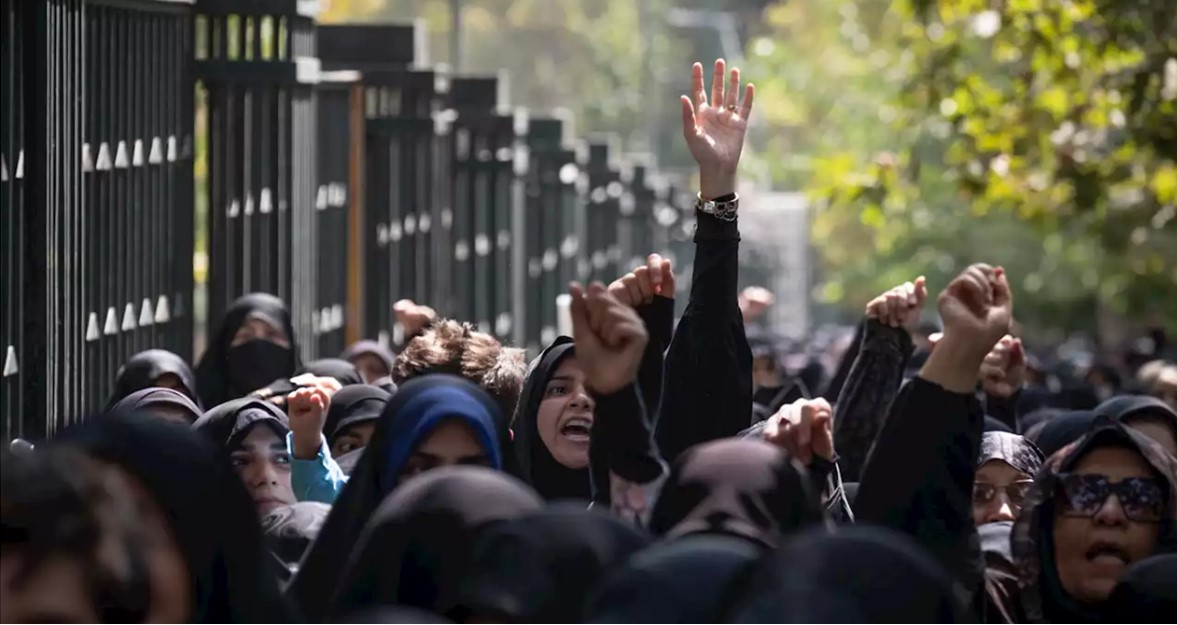 Teheran senza veli, boia ai mullah!