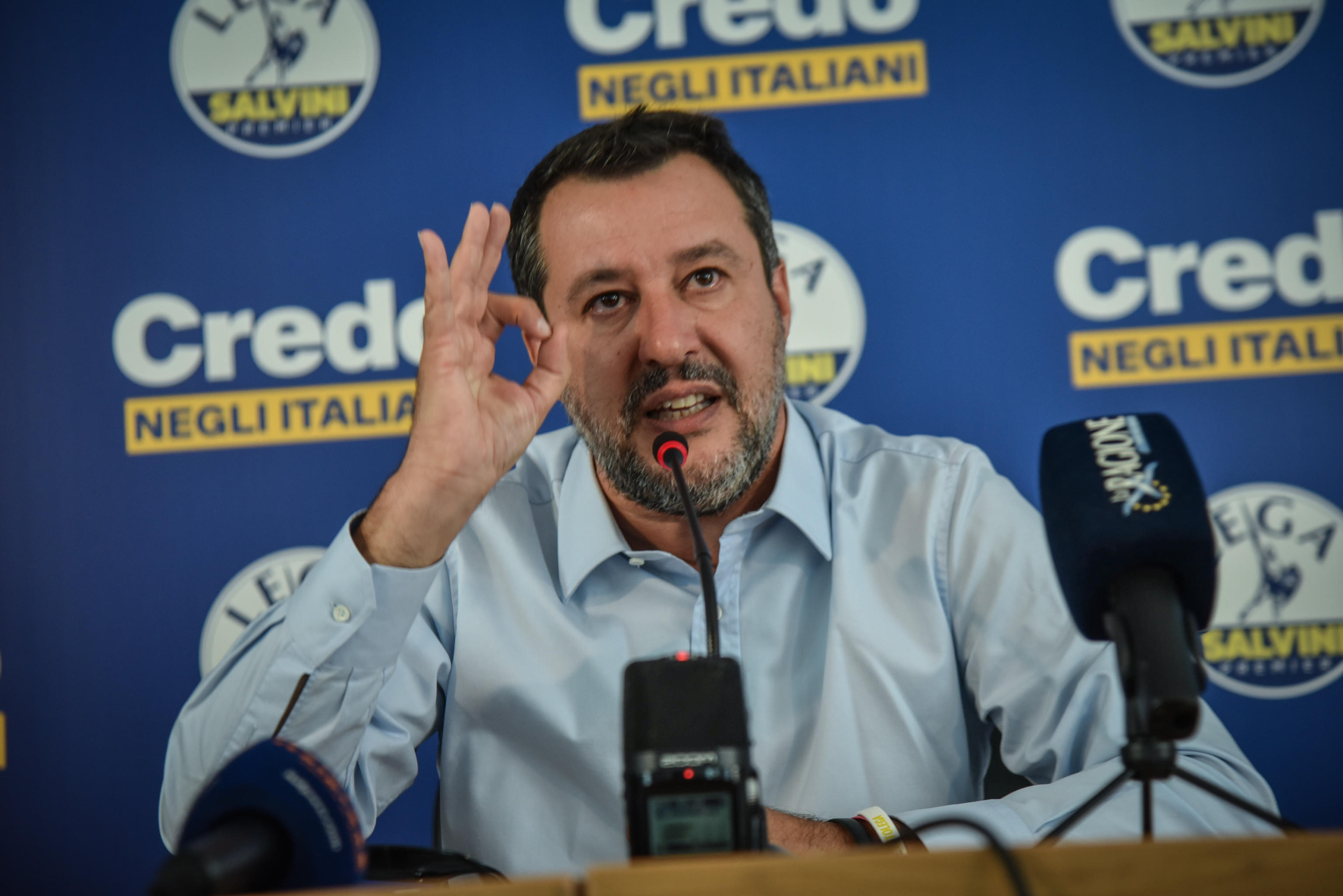 Lega: non sparate sul pianista