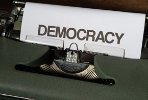 Democratura, autocrazia elettorale, democrazia illiberale