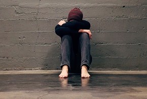 Tentati suicidi: allarme tra gli adolescenti