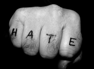 La sinistra inaugura una nuova stagione d’odio
