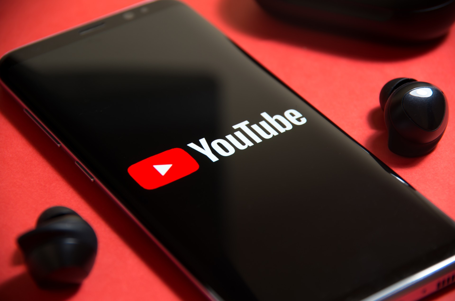 YouTube, il nuovo design dell’app