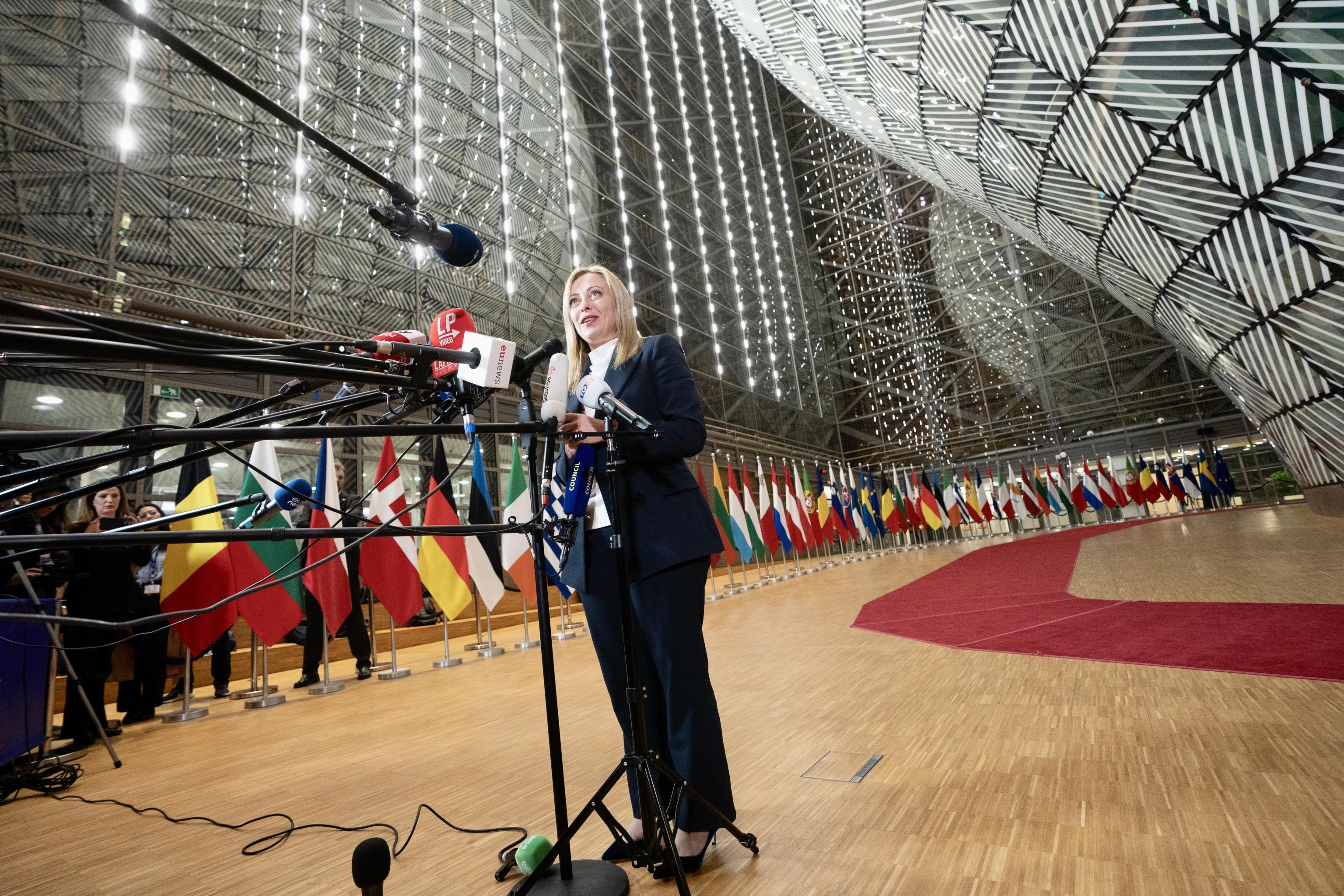 Meloni a Bruxelles: “Segnale di un’Italia che vuole collaborare”