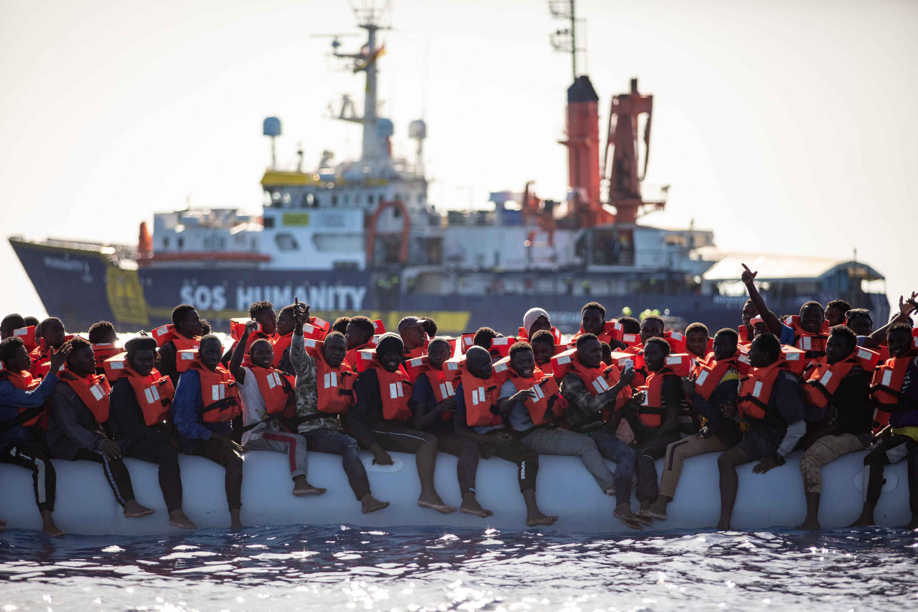 Migranti: le ragioni non umanitarie della Francia