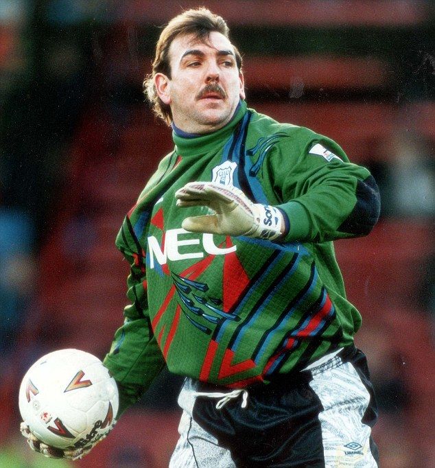 Ritratti. Neville Southall: grande, grosso, monumentale